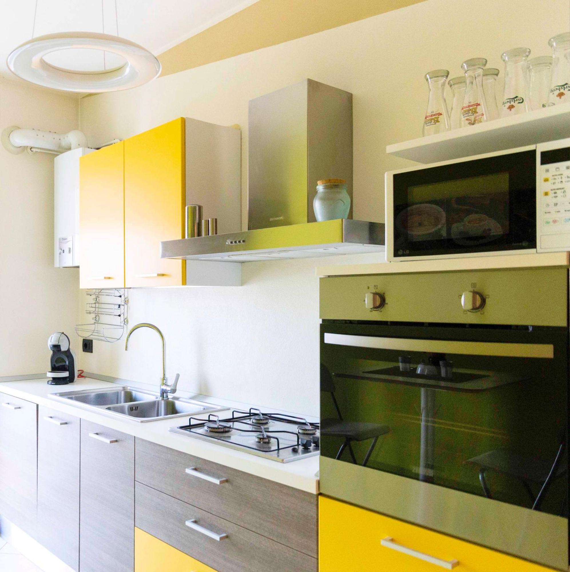Blue Lake Arona - Cozy Apartment In City Center ภายนอก รูปภาพ